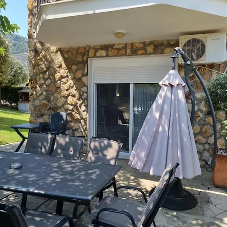 Maisonette Zhana Holiday home